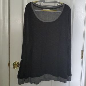 Thin sweater with rhinestones